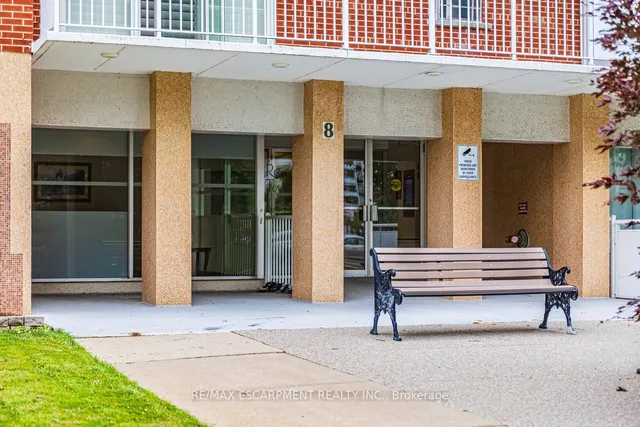 房产图片 3 - 8 Woodman Dr 单元805