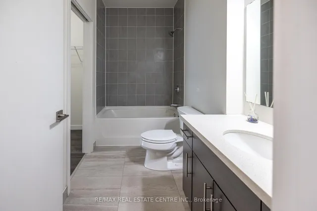 Additional image 22 of 690 King St Unit 412