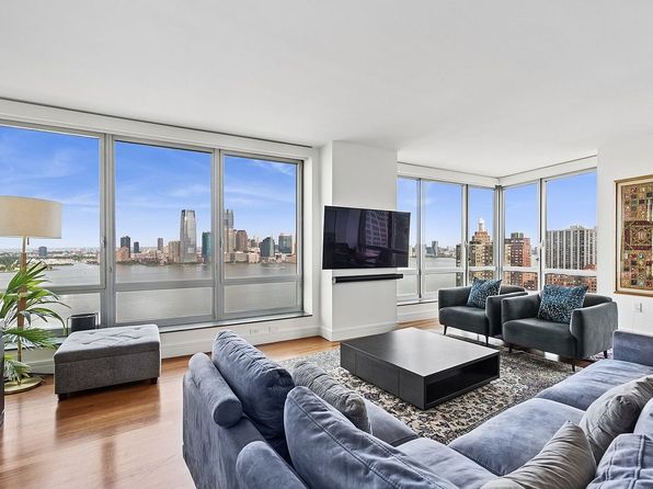 30 Little St W, Brooklyn, NY