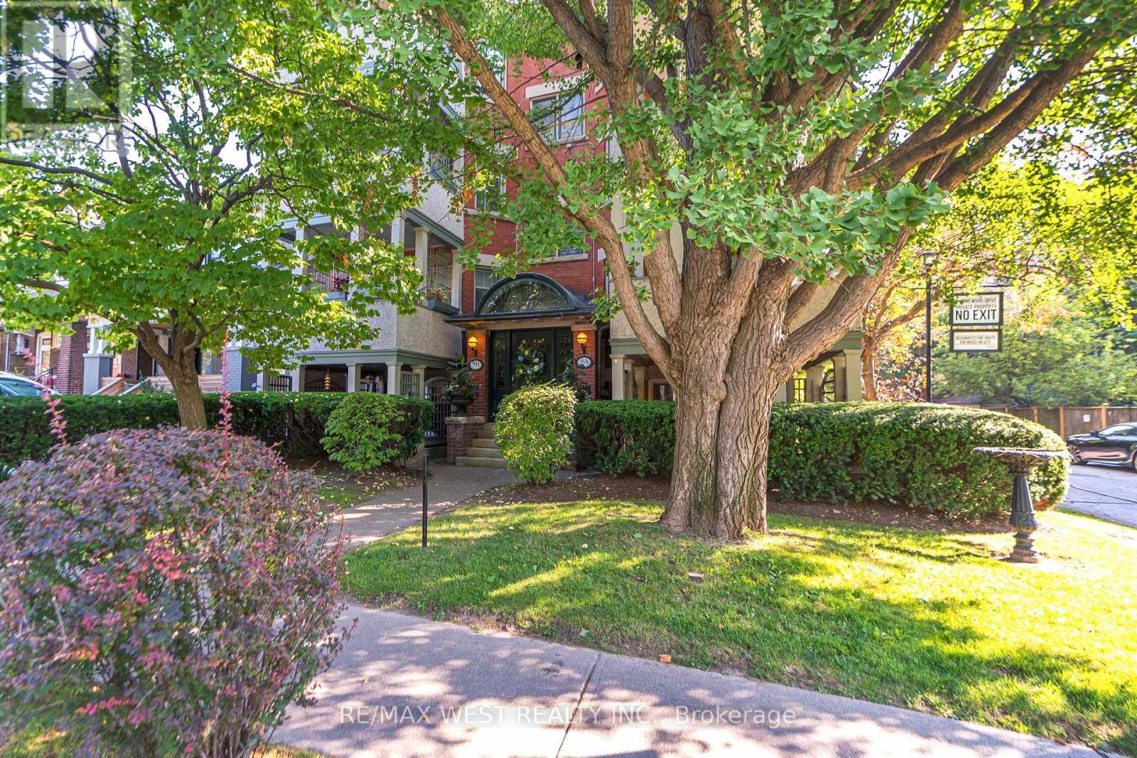 9B HUMEWOOD DRIVE|Toronto (Humewood-Cedarvale), Ontario M6C1C9