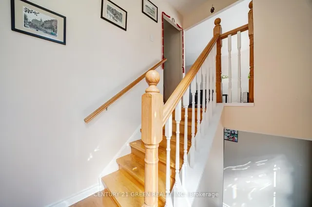 房产图片 4 - 159 Hollyberry Tr