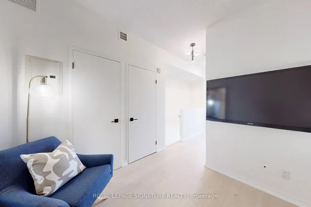 Additional image 28 of 901 Queen St Unit 231