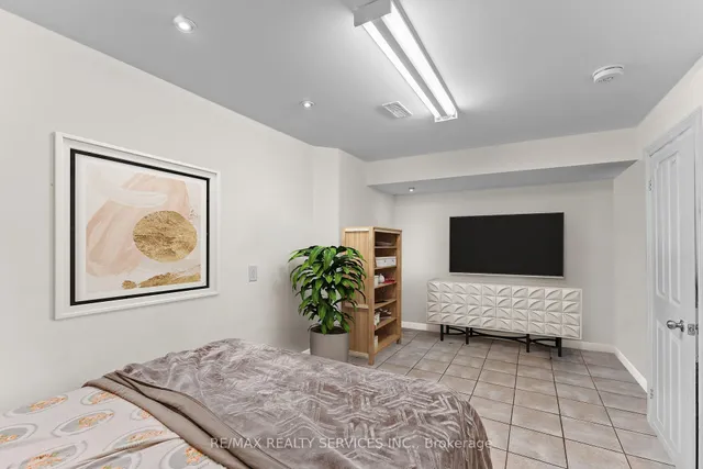 Additional image 42 of 8 Capistro St