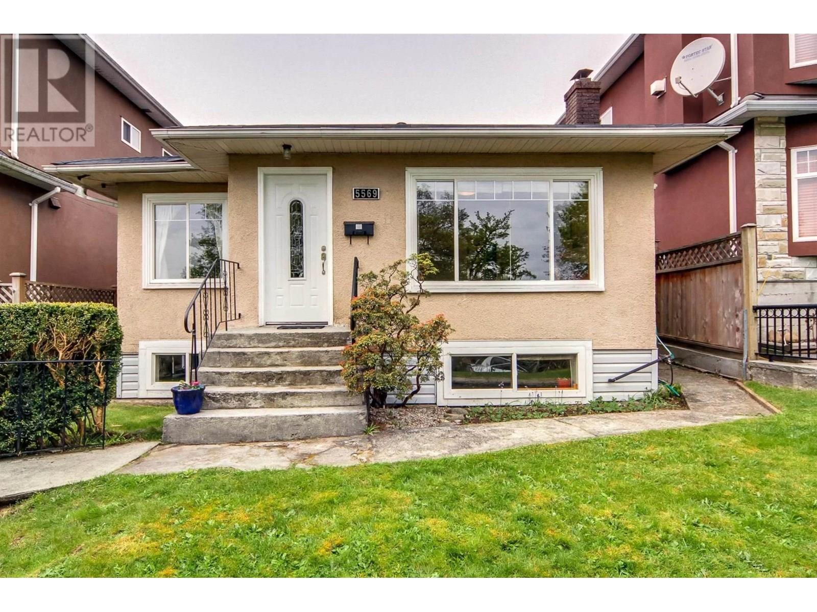 5569 CULLODEN STREET|Vancouver, British Columbia V5W3R9