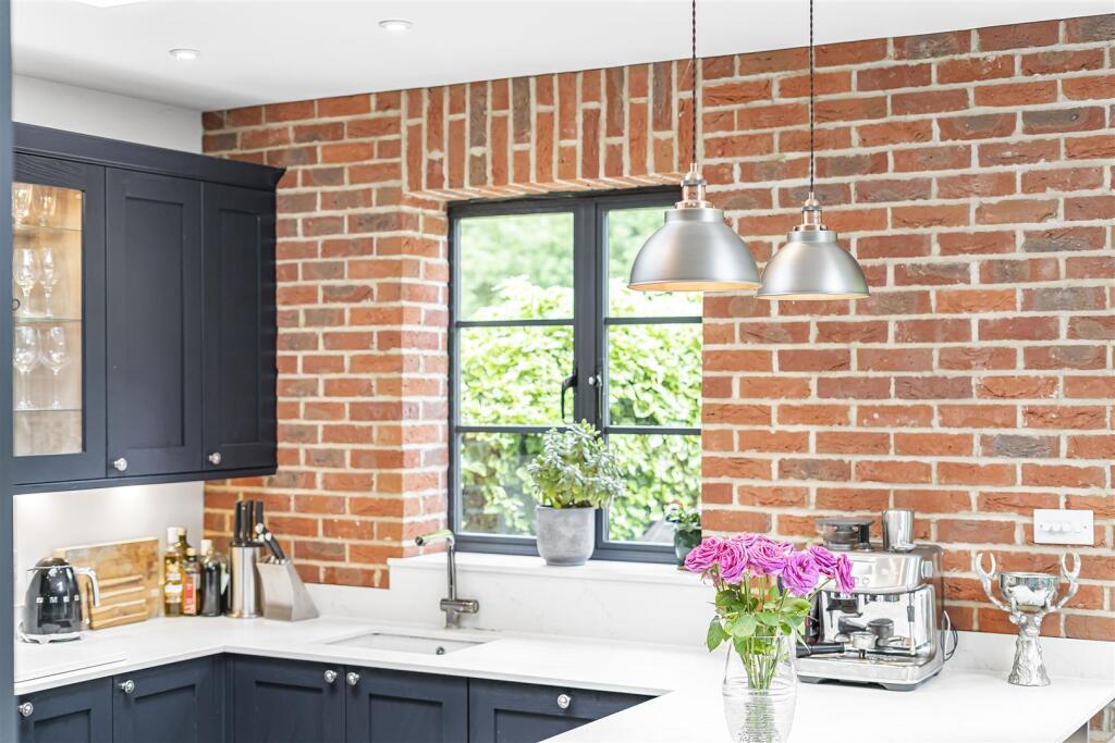 Additional image 7 of Hillside Way, Welwyn