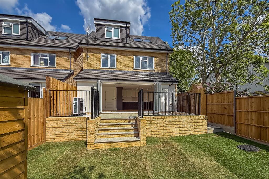 Birchmead Close, New Greens, St. Albans