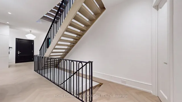 Additional image 22 of 38 Elgin Ave