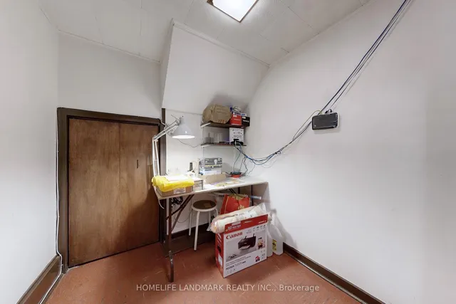 Additional image 37 of 32 L'amoreaux Dr