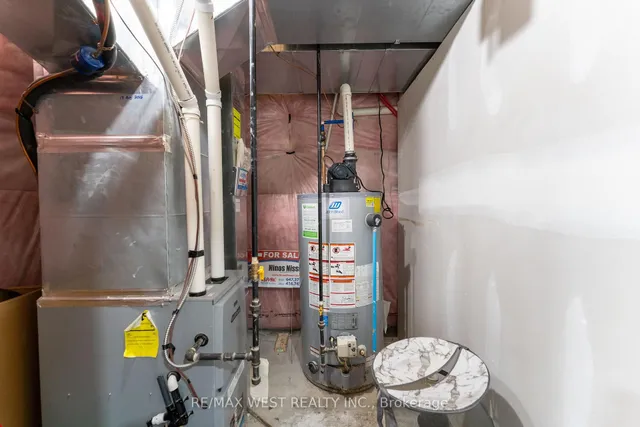 Additional image 40 of 40 Yellowknife Rd