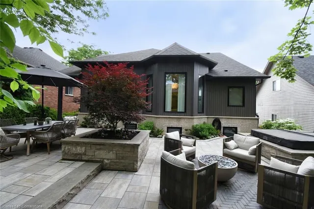 Additional image 12 of 98 Moore Cres