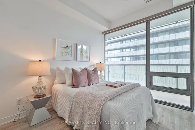 Additional image 34 of 50 Charles St Unit 3707