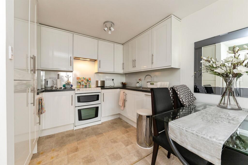 Additional image 4 of Guessens Court, Welwyn Garden City