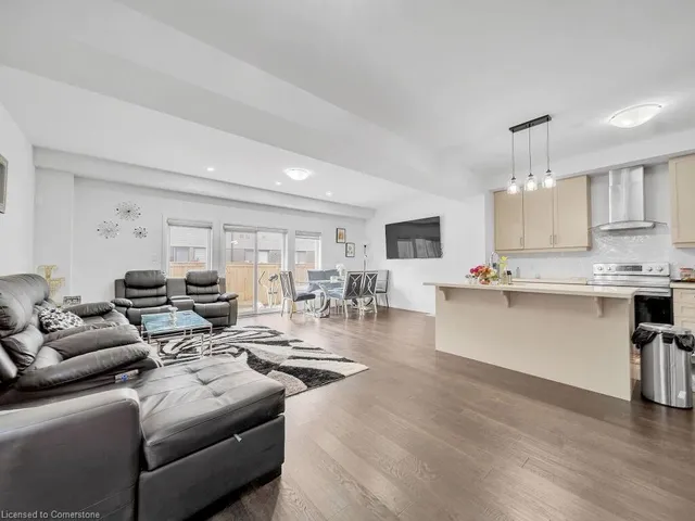 Additional image 20 of 30 Times Square Blvd