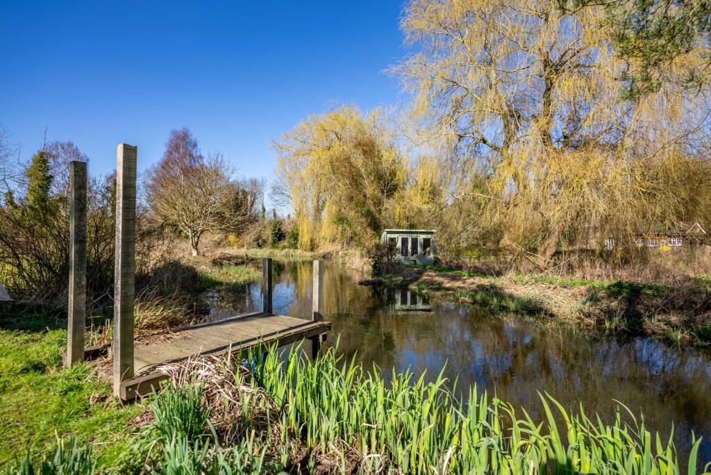 Additional image 19 of Ash Grove, Wheathampstead, St. Albans, Hertfordshire, AL4