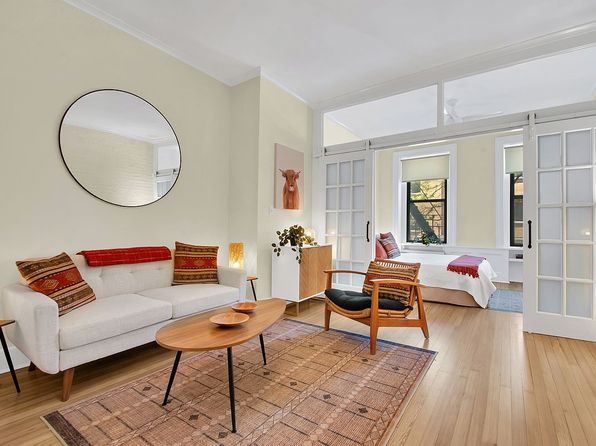 330 W 17th St APT 2E, New York, NY 10011