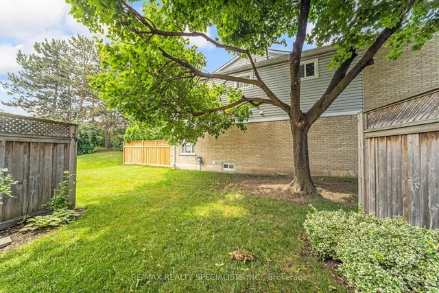 Additional image 39 of 39 Heathcliffe Sq