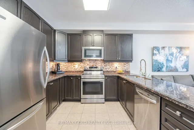Additional image 6 of 28 Versailles Cres
