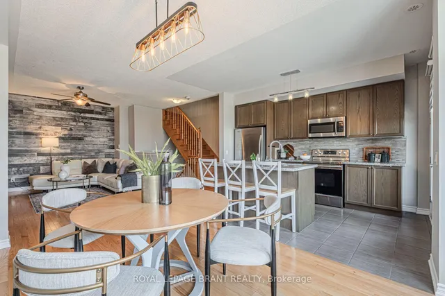 房产图片 17 - 422 Athabasca Common