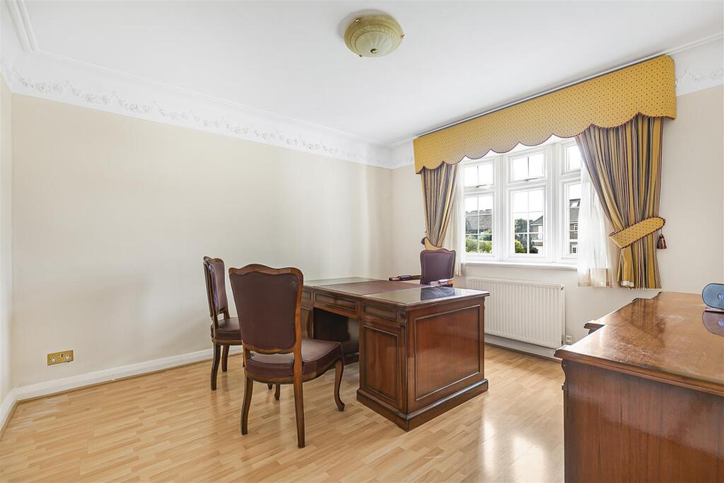 Additional image 17 of Mymms Drive, Brookmans Park, Hatfield