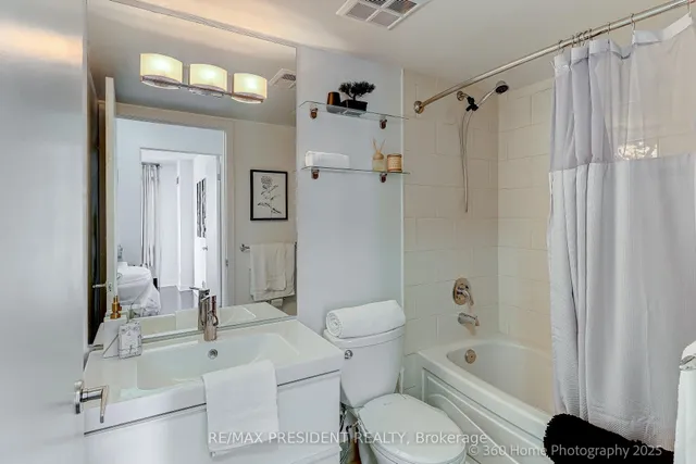 Additional image 13 of 81 Navy Wharf Crt Unit 3608