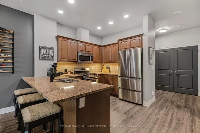 房产图片 3 - 360 Pearl St 单元 201