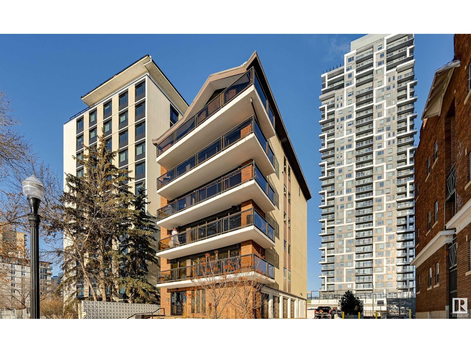 #1 11960 100 AV NW|Edmonton, Alberta T5K0K5