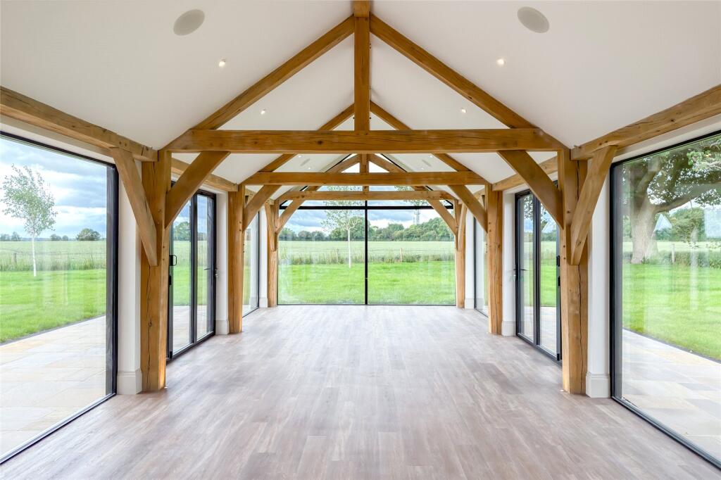 Additional image 28 of Oak Tree House, Kennel Lane, Kinsbourne Green, Harpenden, Hertfordshire, AL5