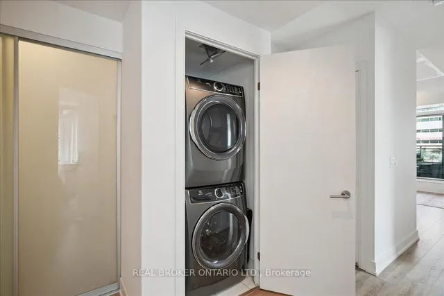 Additional image 25 of 525 Adelaide St Unit 215