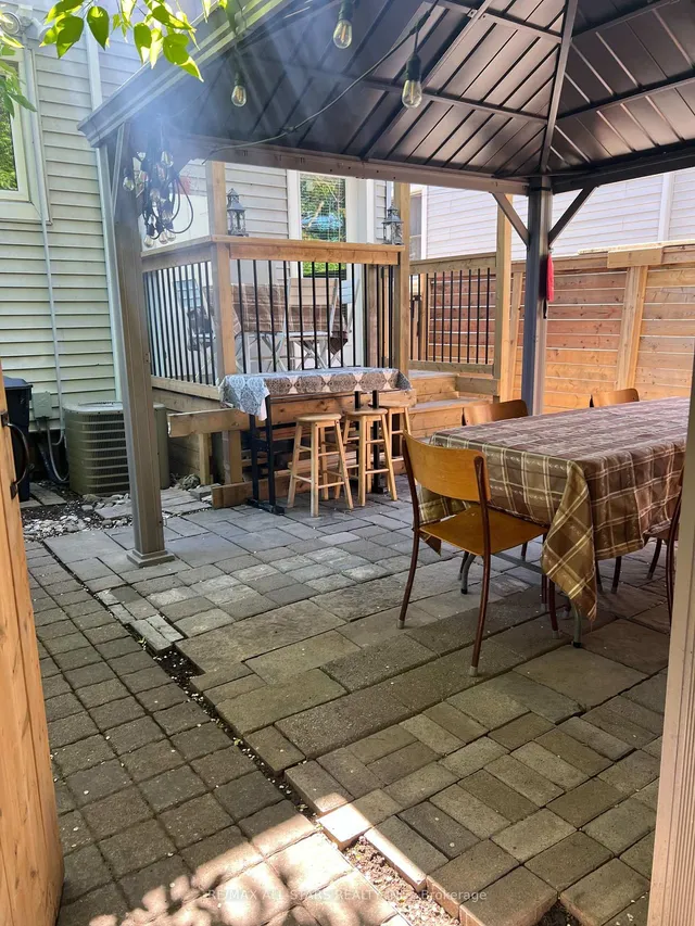 Additional image 49 of 47 Douglas Ave