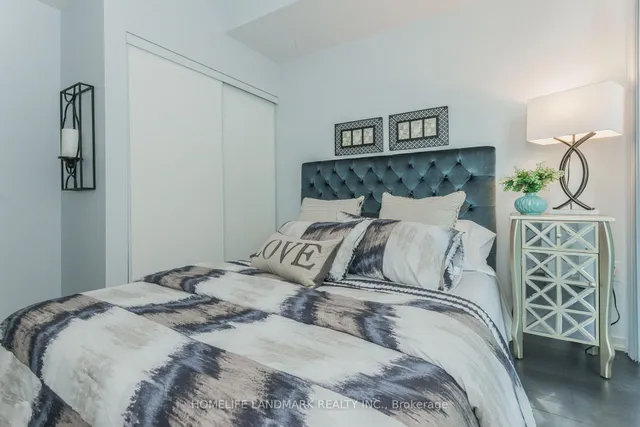 Additional image 18 of 36 Lisgar St Unit 812W