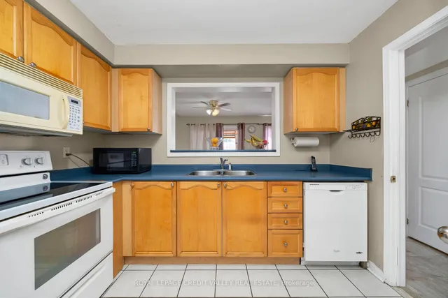 Additional image 11 of 19 Dunlop Crt