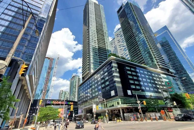 Additional image 23 of 55 Bremner Blvd Unit 2304