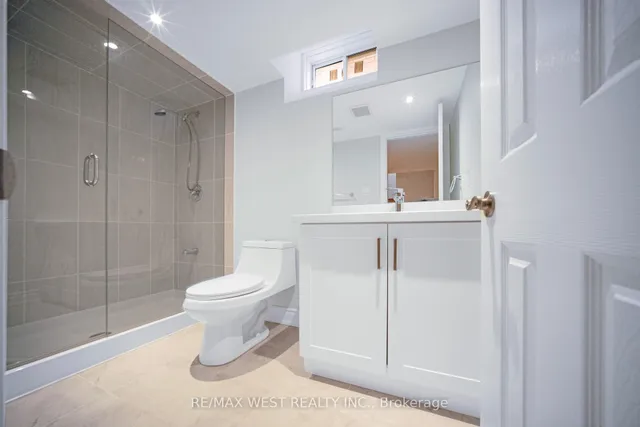 房产图片 47 - 198 Jessie Caverhill Pass