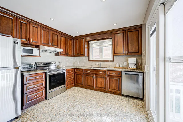 Primary image of 38 Leafield Dr