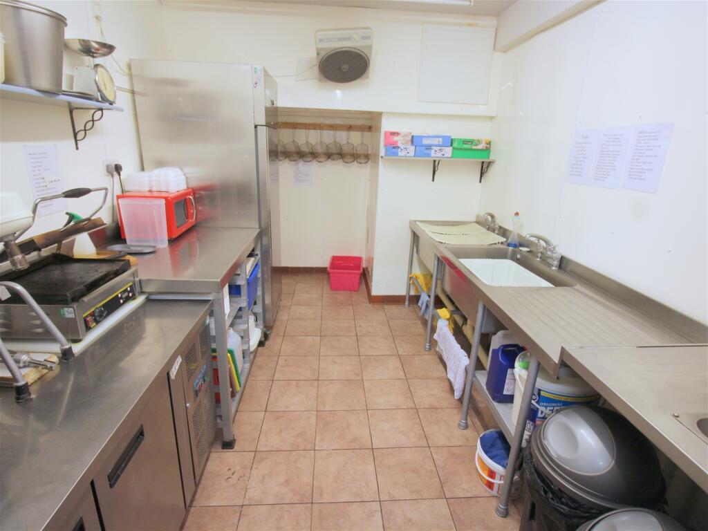 Additional image 5 of DJ's Chippie and 7 Bedroom Flat , Moray