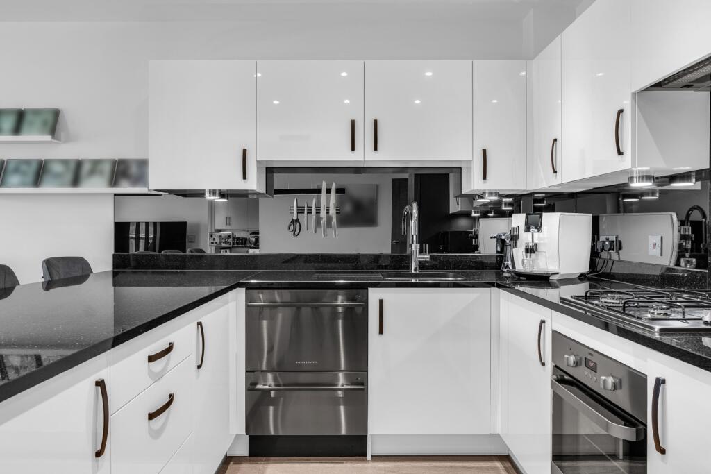 Additional image 12 of Victoria Close, Welwyn Garden City, Hertfordshire, AL7