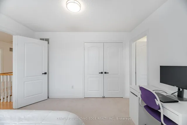 Additional image 21 of 34 Royal Links Circ