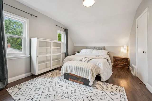 Additional image 16 of 854 Guelph St