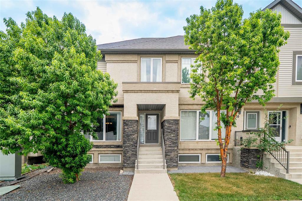 14 Bridgeford Path|Winnipeg, Manitoba R2R1W4