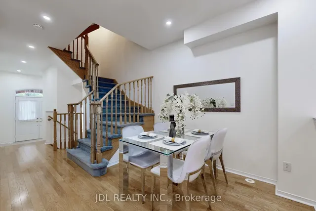 Additional image 6 of 52 Wyper Sq