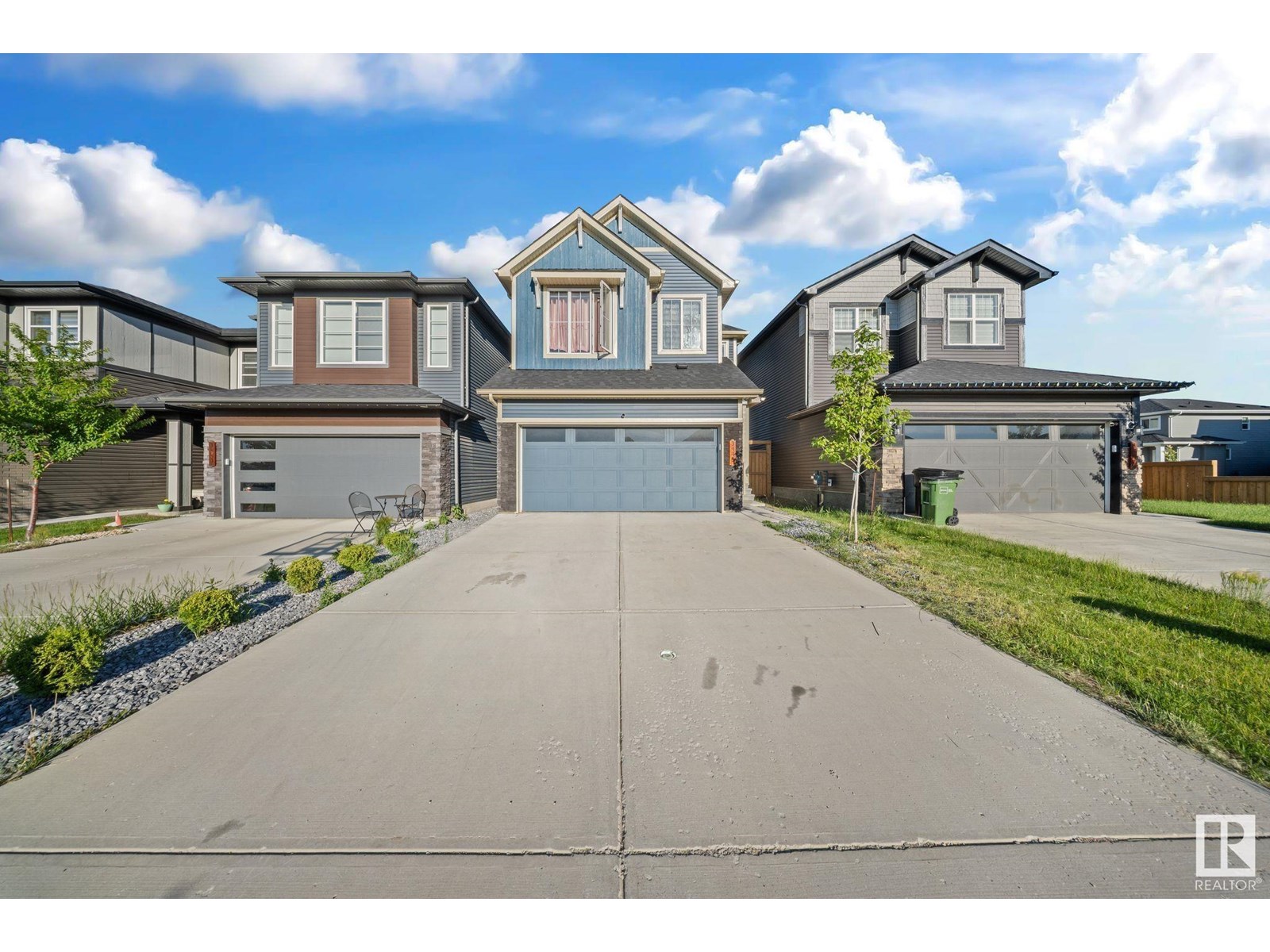 3445 CHECKNITA TC SW|Edmonton, Alberta T6W4W5