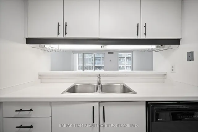 Additional image 16 of 711 Bay St Unit 1613