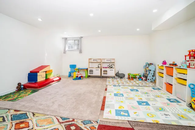 Additional image 37 of 504 WOODLEA Crt