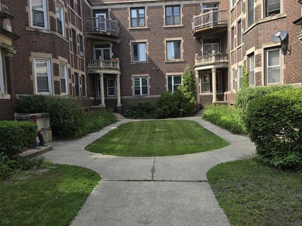 824 E Hyde Park Blvd #1, Chicago, IL 60615