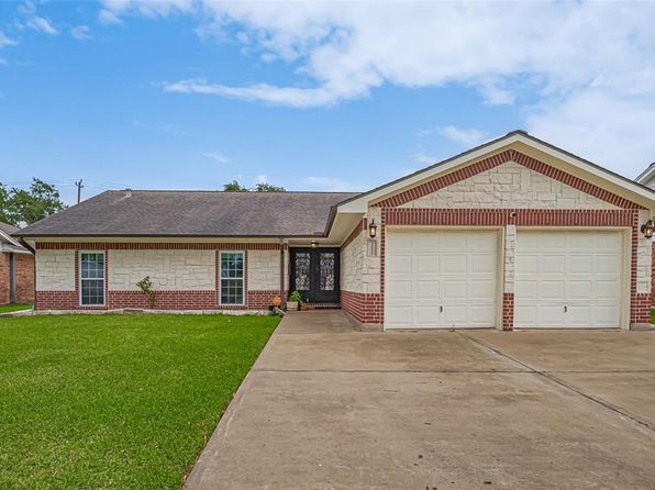 11211 Sageriver Dr, Houston, TX 77089