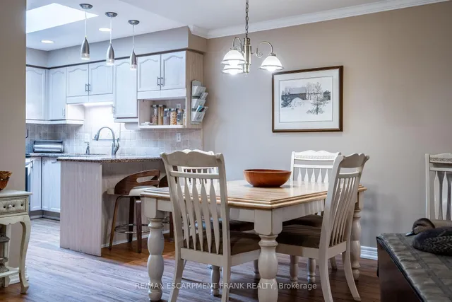 Additional image 23 of 810 GOLF LINKS Rd Unit 23