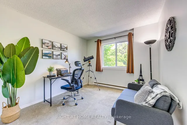 房产图片 18 - 1008 Falgarwood 街 02 单元