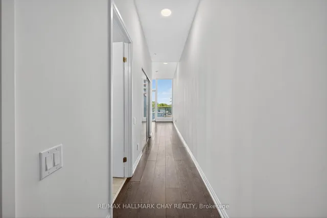 Additional image 10 of 4208 Dundas St Unit 522