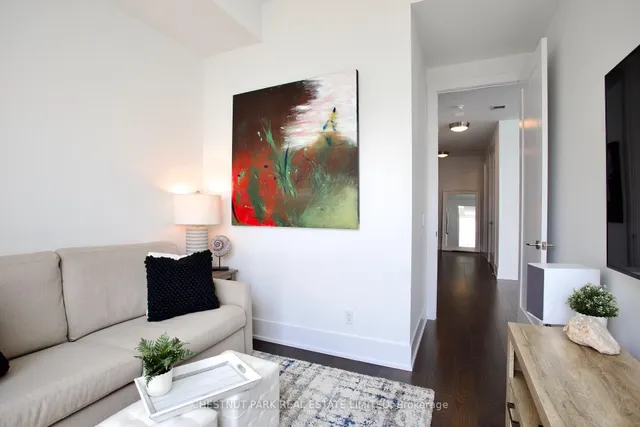 Additional image 20 of 55 Merchants' Wharf Unit 923