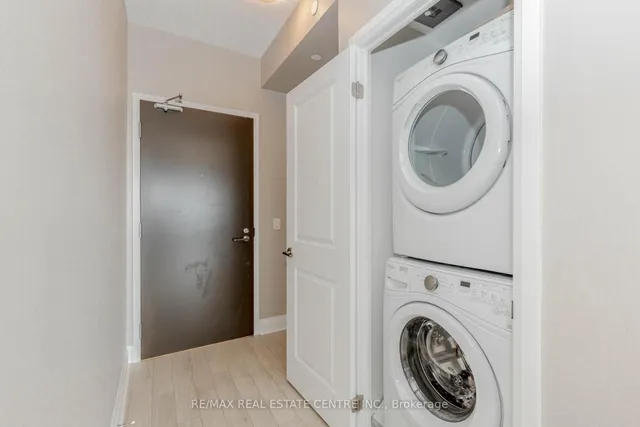 Additional image 27 of 15 Zorra St Unit 506